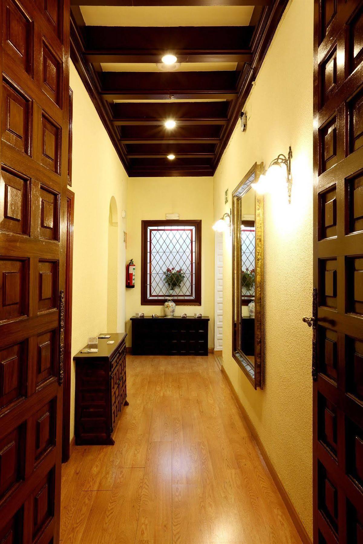 Hostal Sil & Serranos Madrid Exterior foto
